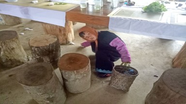 Trẻ tiên phong dọn rác, người lớn sẽ ”ngượng” mà tham gia?