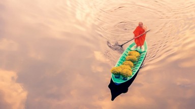 Cảnh nhà sư Việt đi thuyền trên mây vào top ảnh đẹp thế giới