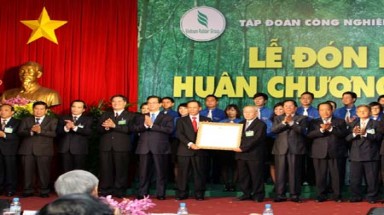 Tập đoàn Công nghiệp cao su đón nhận Huân chương Sao vàng