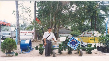  Nông dân sáng chế "Máy gieo hạt rau" 