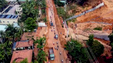 Cát đỏ từ dự án Gold Sand Hill Villa tràn vào nhà dân ở Mũi Né