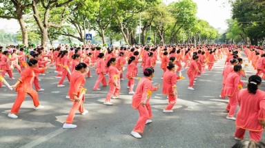 Vinamilk Sure đồng hành cùng người cao tuổi Hà Nội