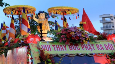  Tưng bừng đại lễ Phật đản 2012
