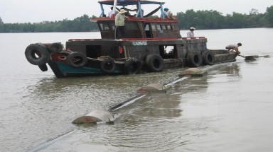  Tiền Giang: Thi công các tuyến đường ống cấp nước sinh hoạt vùng ven biển khó khăn 
