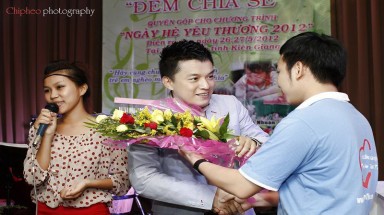 Đêm nhạc gây quỹ chương trình "Ngày hè yêu thương 2012"