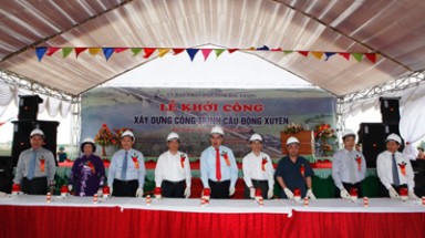  Khởi công xây dựng cầu nối đôi bờ sông Cầu