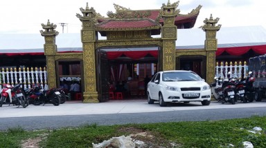   Cựu bí thư Hậu Giang nói gì vụ xe công đi khánh thành phủ đường?