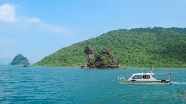 Vườn Quốc gia Bái Tử Long là Vườn Di sản thứ 38 của ASEAN