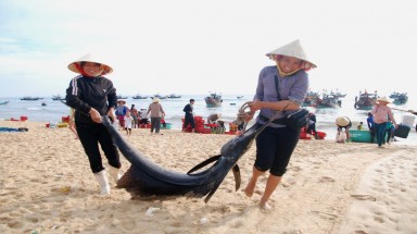 Nụ cười hồi sinh từ vùng biển chết