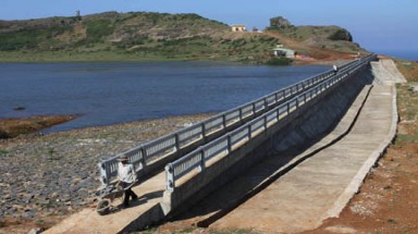  Hồ chứa nước độc nhất trên miệng núi lửa