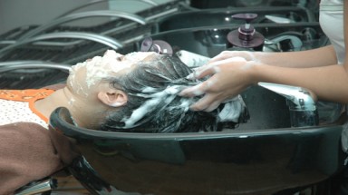 Chất giữ mùi hương trong dầu gội có thể gây vô sinh