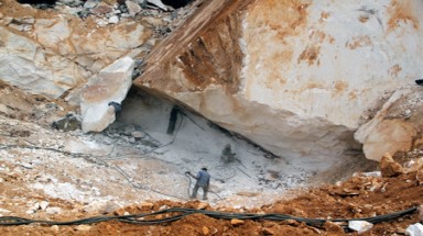 Yên Bái: Nguy hiểm do nổ mìn khai thác khoáng sản ở Mỏ Đào Lâm