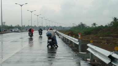 Rải đinh tái xuất trên cầu dây văng lớn nhất Đông Nam Á