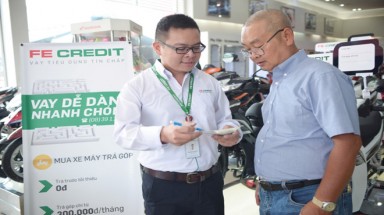 Khách hàng của FE Credit: "Vay một lần và tởn tới già"