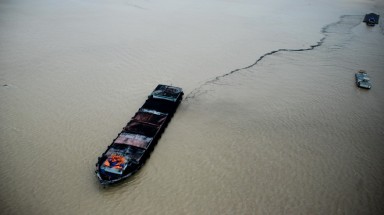   Bột than đá gây ô nhiễm sông Sài Gòn