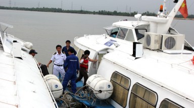 Đi tàu cánh ngầm lo ngay ngáy