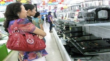  Nên chọn bếp gas hay bếp từ?