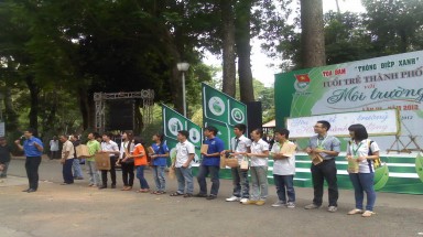 Câu lạc bộ xanh cùng Thành Đoàn hưởng ứng Ngày Môi Trường thế giới 5/6/2012