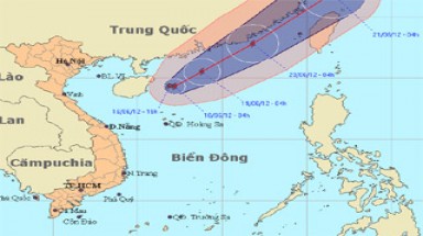 Bão số 2 mạnh thêm trên biển Đông