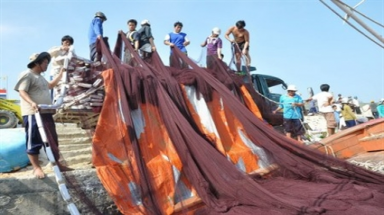  Nhân tuần lễ Biển và Hải đảo Việt Nam 2012: Điểm tựa cho những đoàn tàu đánh cá vươn khơi xa 