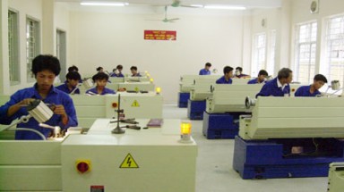 Mùa thi và nỗi lo của các trường nghề