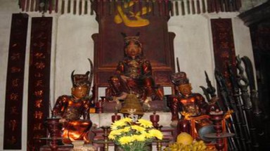 Pho tượng vua Quang Trung trong chùa Bộc