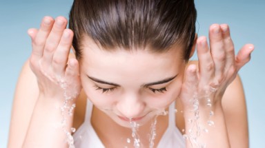 5 thói quen sinh hoạt là “kẻ thù” của làn da