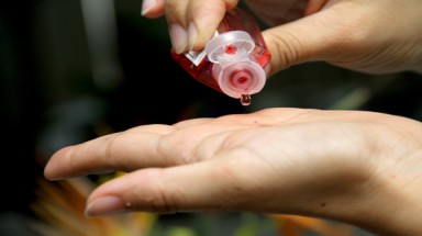 Lầm tưởng tác dụng của nước rửa tay khô