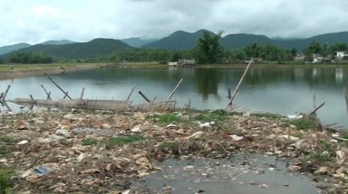  Điện Biên: Dân “kêu cứu” vì hồ Cô Lôm ô nhiễm nặng 