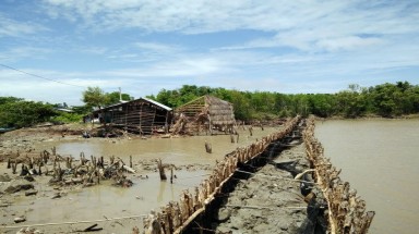 Biến đổi khí hậu: Kiên Giang ngăn chặn sạt lở ven biển