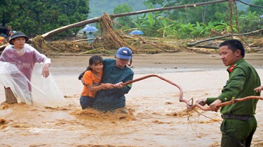 Yên Bái huy động hơn 17.000 người tìm kiếm cứu nạn, ứng phó mưa lũ
