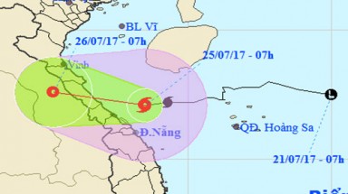Bão đổ bộ Hà Tĩnh - Quảng Trị vào chiều nay