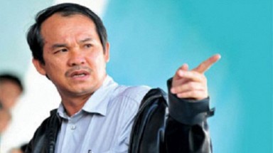 Bị siết nợ 1 triệu USD, Bầu Đức vật vã tìm lối thoát khó