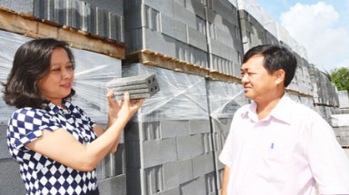 Tận dụng phế thải sản xuất gạch không nung thân thiện với môi trường