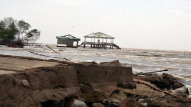  Cà Mau: Di dời 300 hộ dân ra khỏi vùng có nguy cơ sạt lở 