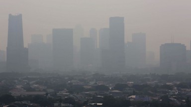 Bị kiện, Jakarta làm mưa nhân tạo để giảm ô nhiễm