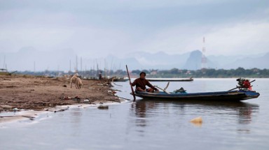 Rùng mình nhìn sông Mekong cạn nước