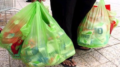Màu túi nilon càng đẹp thì càng độc?