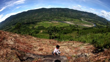 Làng Bung chờ núi sập