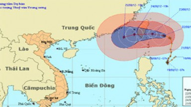 Biển động "dữ dội" do ảnh hưởng hoàn lưu bão Tembin