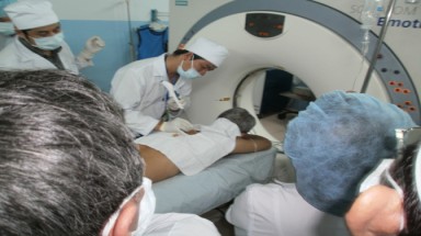 Phương pháp mới phá hủy khối u gây tắc nghẽn khí quản
