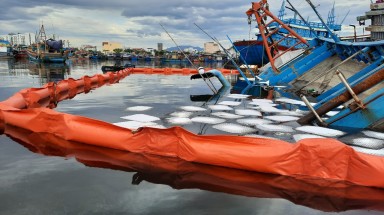 Trung tâm SOS Môi trường ứng cứu thành công sự cố tràn dầu trong đêm tại tâm dịch ở Đà Nẵng