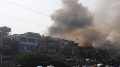  Hà Nội: Cháy hàng chục ngôi nhà, dân hoảng loạn