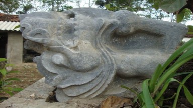 Phát hiện đầu rồng đá ở Thành nhà Hồ