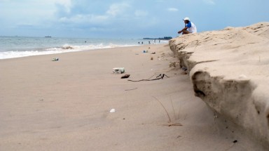 Bãi biển Gio Hải bị xói lở