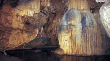 Phát hiện hang động tuyệt đẹp ở Quảng Trị