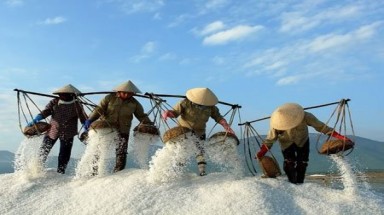 Muối ơi còn mặn