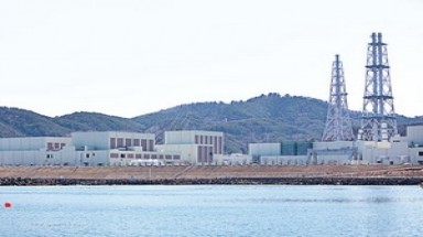  Một nhà máy hạt nhân Nhật nguyên vẹn sau động đất