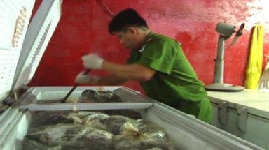  3 tấn nội tạng bị tẩy trắng đem bán