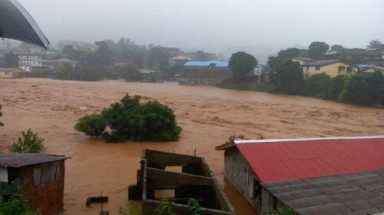 Nhà xác chật chỗ vì nạn nhân lở bùn ở Sierra Leone
